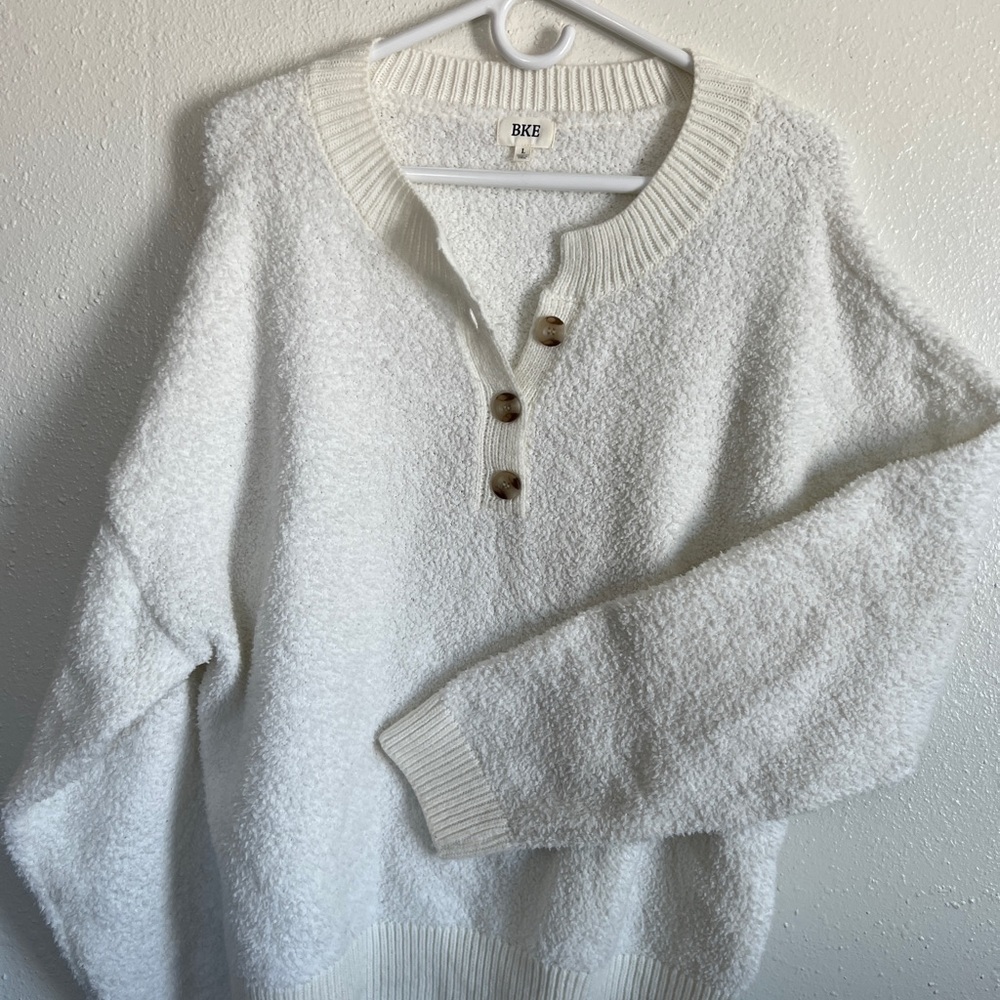 Quarter button slouched sweater